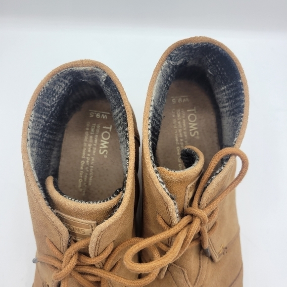 Tom heeled booties size 9.5 - Picture 7 of 12